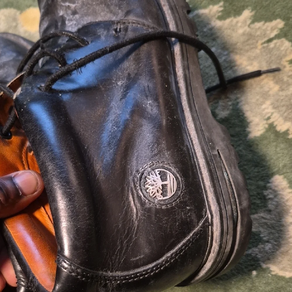 Timberland Black Leather Chukka Boots with Tan Lining